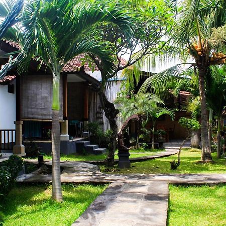 Coconut Beach Bungalows & Warung Amed Eksteriør billede